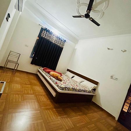 Milan Hotel & Restaurant Sikar Bagian luar foto